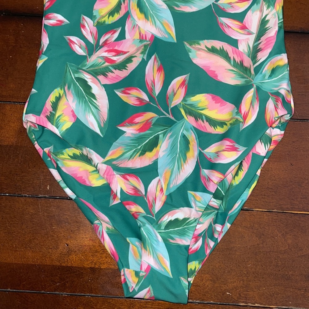 Skatie Amanda Tortuga one piece XS NWT - Picture 4 of 10